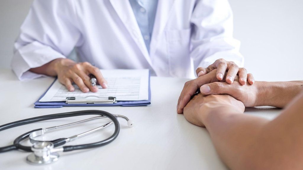 Що треба знати людині зі статусом ВПО для отримання безоплатної медичної допомоги?